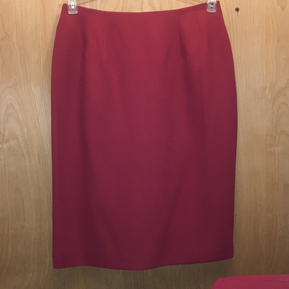 Valerie Stevens Petites 2pc suit cranberry 2P - Picture 7 of 9